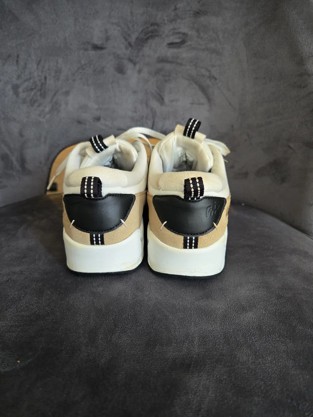 Nike Air Max 90 Futura Womens Size 9 Tan Sanddrift Black Sneaker DM9922-002